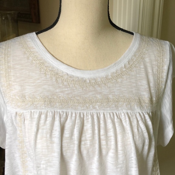 GAP Embroidered Tee w/ruffle cap sleeves - Picture 2 of 7